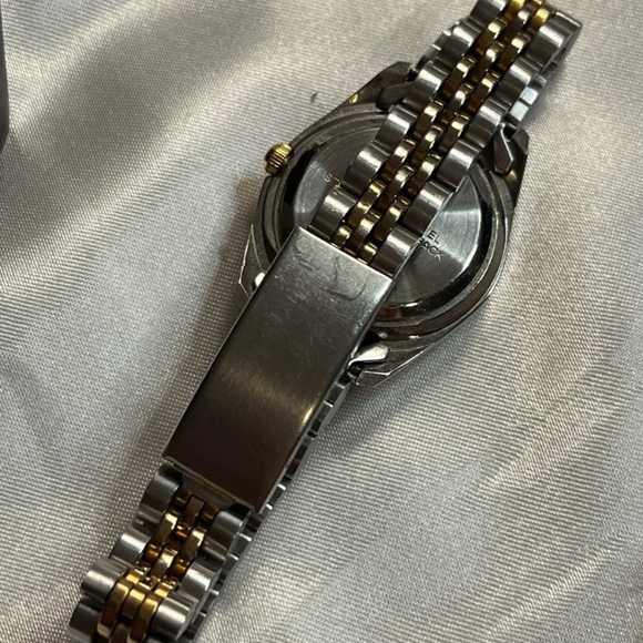 Premier Design Quartz - Picture 2 of 6